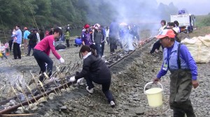 ニジマスの串焼き